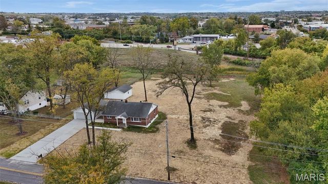 316 Harding Avenue, Maryland Heights, MO 63043