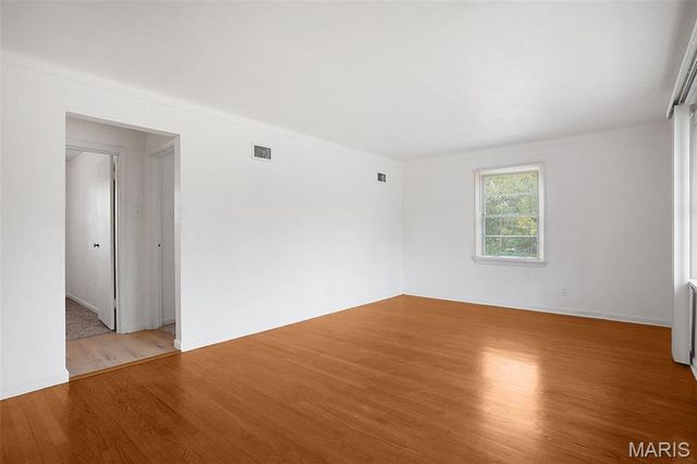 316 Harding Avenue, Maryland Heights, MO 63043