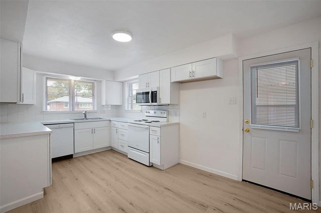 316 Harding Avenue, Maryland Heights, MO 63043