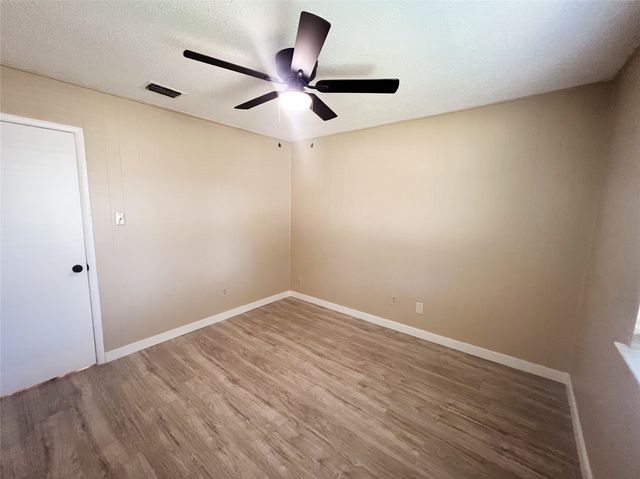 2213 E Biscayne Drive, Irving, TX 75060