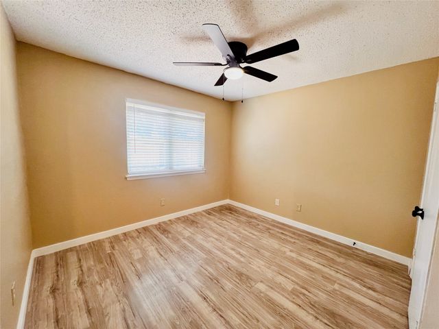 2213 E Biscayne Drive, Irving, TX 75060