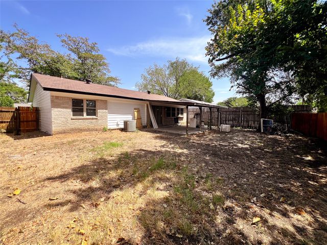 2213 E Biscayne Drive, Irving, TX 75060