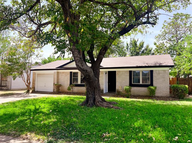 2213 E Biscayne Drive, Irving, TX 75060
