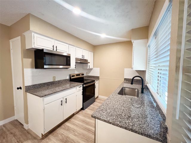 2213 E Biscayne Drive, Irving, TX 75060
