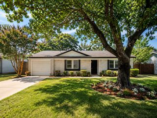 2213 E Biscayne Drive, Irving, TX 75060