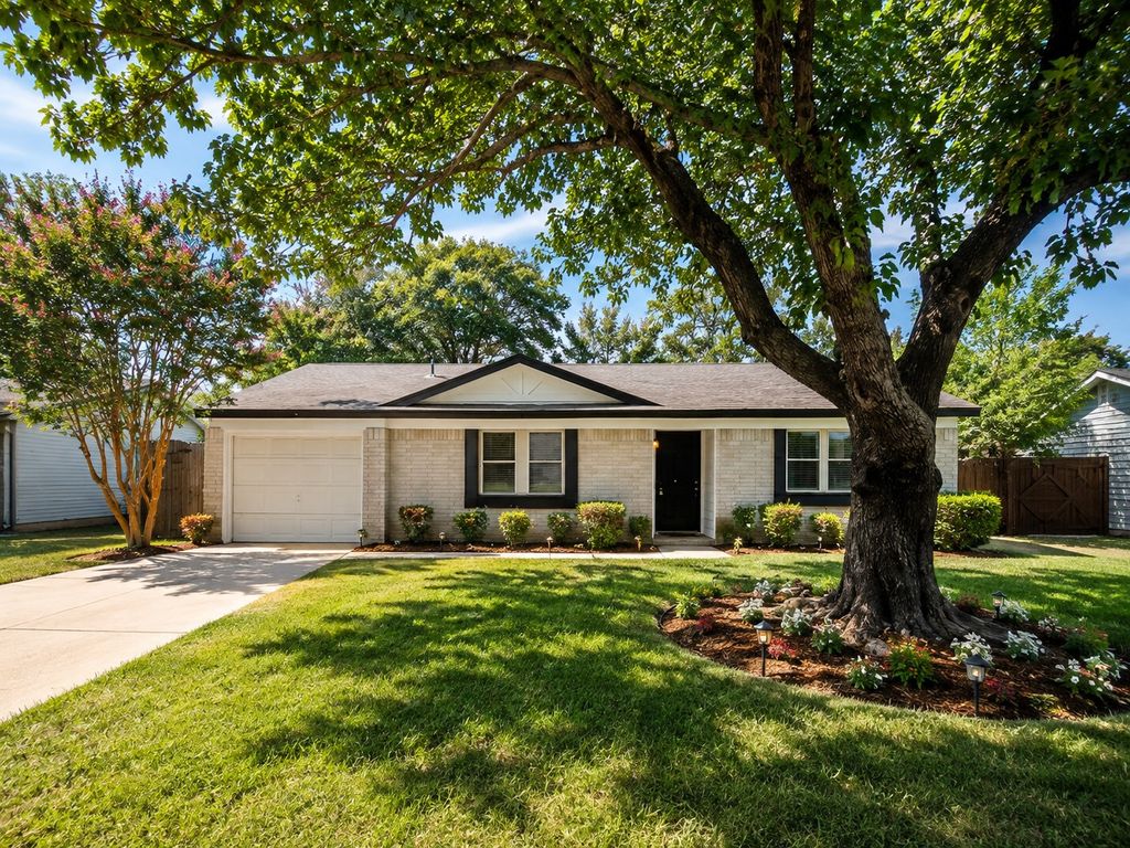 2213 E Biscayne Drive, Irving, TX 75060