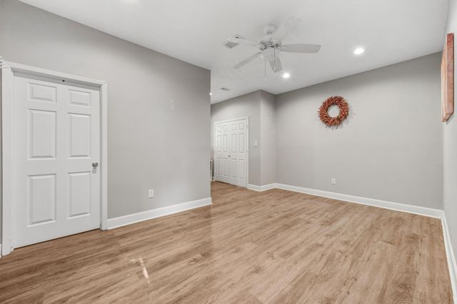 141 White Oak Street, Point Blank, TX 77364