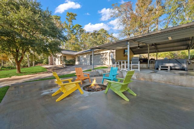 141 White Oak Street, Point Blank, TX 77364