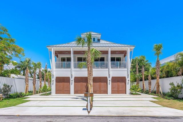 909 Bond Way, Delray Beach, FL 33483