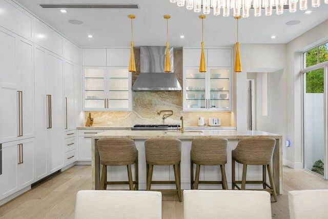 909 Bond Way, Delray Beach, FL 33483