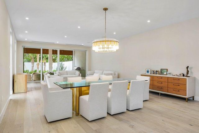 909 Bond Way, Delray Beach, FL 33483