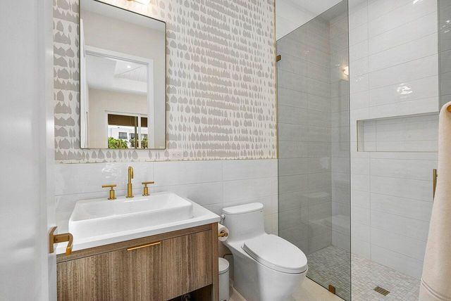 909 Bond Way, Delray Beach, FL 33483