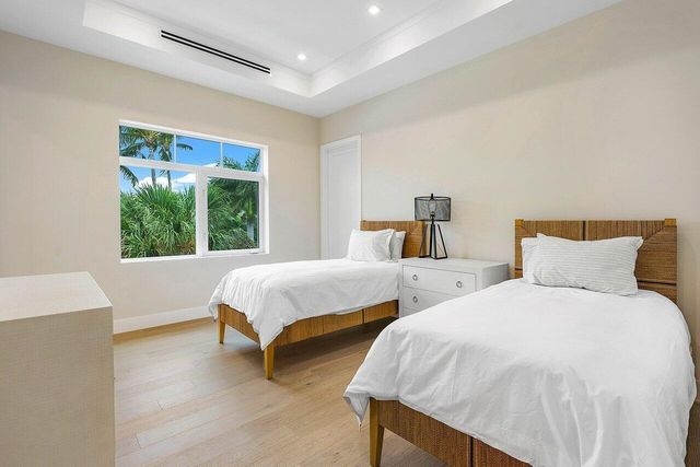 909 Bond Way, Delray Beach, FL 33483
