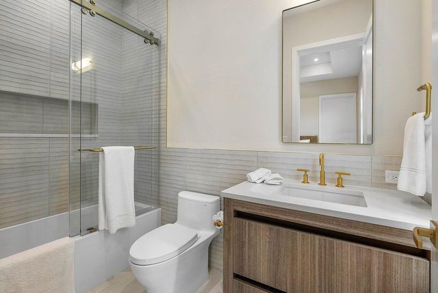 909 Bond Way, Delray Beach, FL 33483