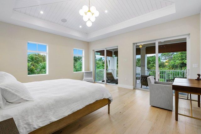 909 Bond Way, Delray Beach, FL 33483