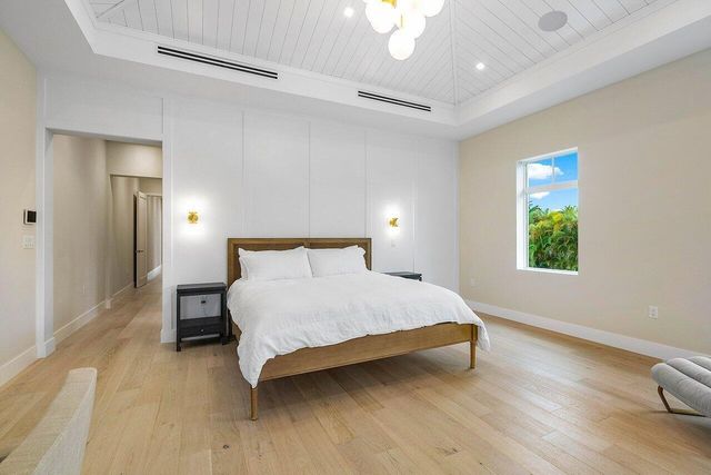 909 Bond Way, Delray Beach, FL 33483