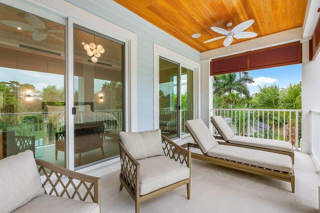 909 Bond Way, Delray Beach, FL 33483