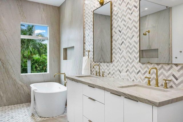 909 Bond Way, Delray Beach, FL 33483