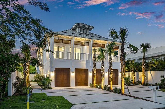 909 Bond Way, Delray Beach, FL 33483