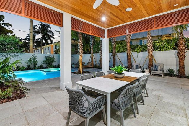 909 Bond Way, Delray Beach, FL 33483