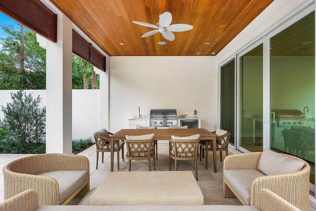 909 Bond Way, Delray Beach, FL 33483