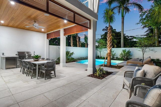 909 Bond Way, Delray Beach, FL 33483