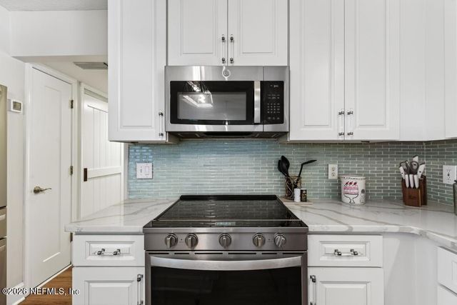 4266 HILLWOOD Road, Jacksonville, FL 32223