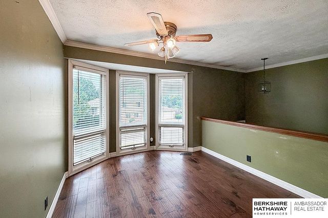 6005 N 109th Street, Omaha, NE 68164