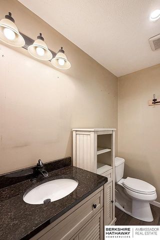 6005 N 109th Street, Omaha, NE 68164
