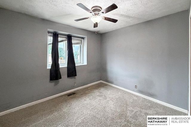 6005 N 109th Street, Omaha, NE 68164