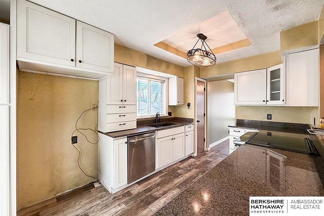 6005 N 109th Street, Omaha, NE 68164