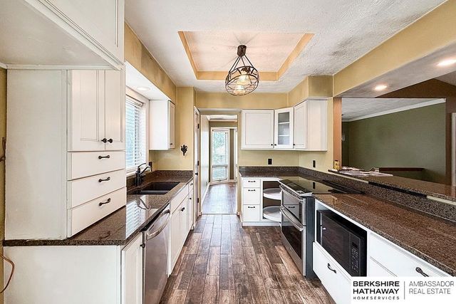 6005 N 109th Street, Omaha, NE 68164