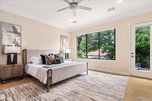 37 Autumn Oaks DR, The Hills, TX 78738