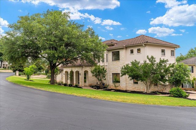 37 Autumn Oaks DR, The Hills, TX 78738