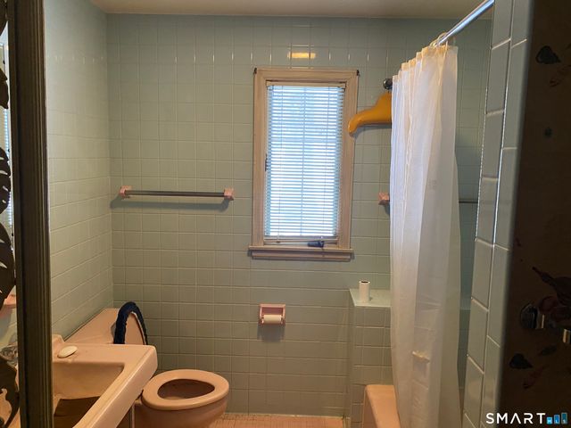 17 Mauweehoo Hill, Sherman, CT 06784