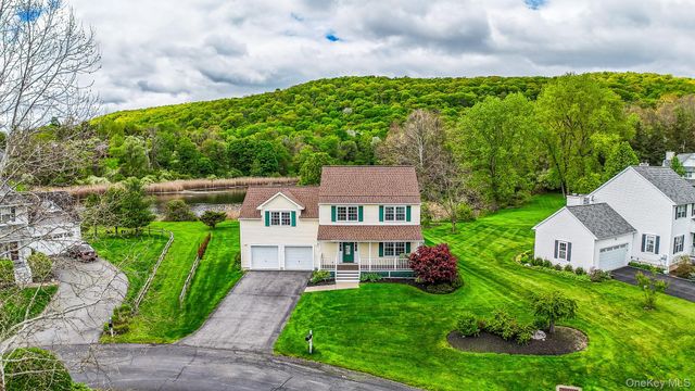 37 W Deer Trail, Pawling, NY 12564