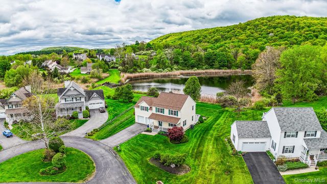 37 W Deer Trail, Pawling, NY 12564