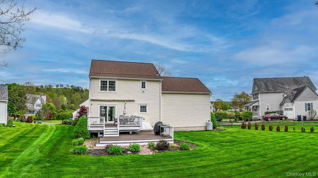 37 W Deer Trail, Pawling, NY 12564