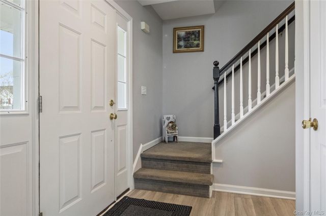 37 W Deer Trail, Pawling, NY 12564