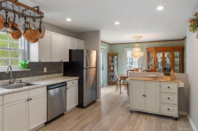 37 W Deer Trail, Pawling, NY 12564