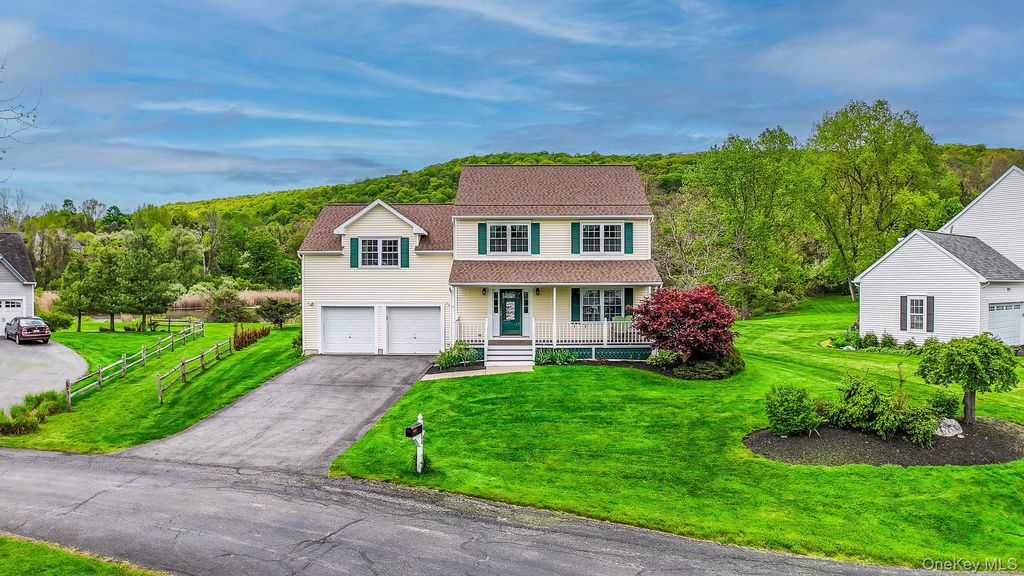 37 W Deer Trail, Pawling, NY 12564