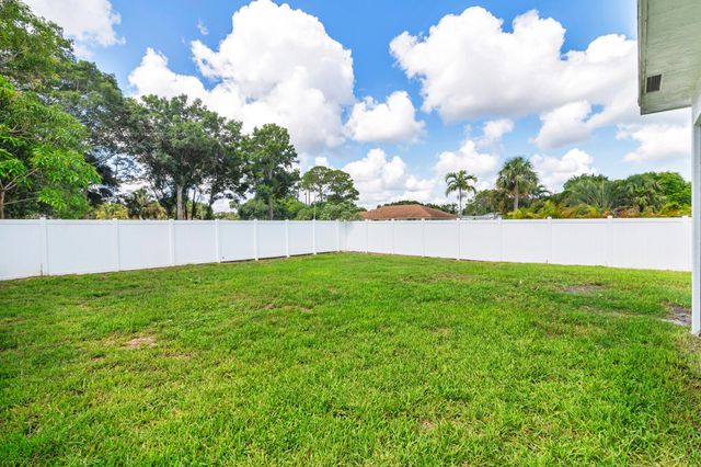 6872 Australian Street, Jupiter, FL 33458