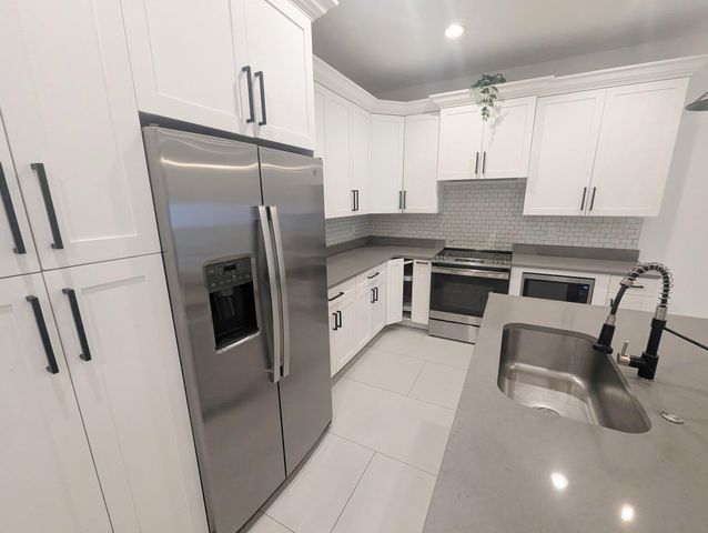 6872 Australian Street, Jupiter, FL 33458