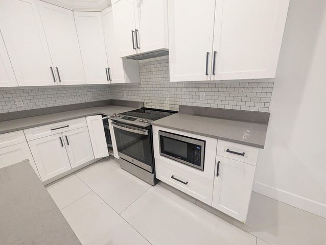 6872 Australian Street, Jupiter, FL 33458