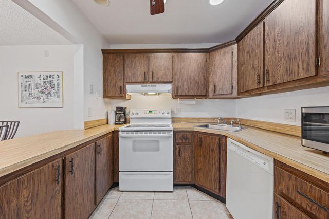 3622 La Playas Court B-2, Greenacres, FL 33463