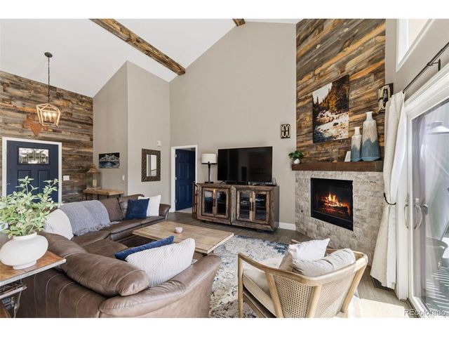 245 E Coyote Ct, Silverthorne, CO 80498