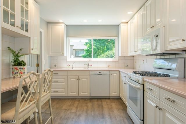 2 Spruce Ln, Harding Twp., NJ 07960