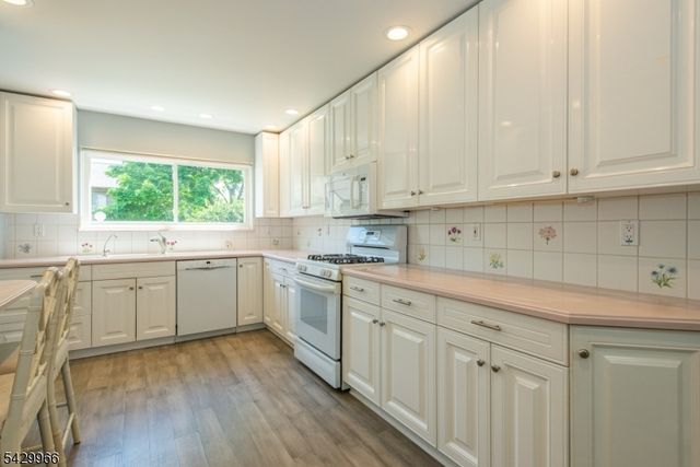 2 Spruce Ln, Harding Twp., NJ 07960