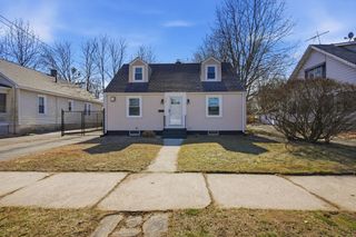 126 Windemere St, Springfield, MA 01104