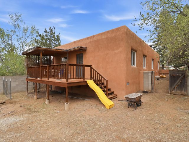 2042 Calle Lorca, Santa Fe, NM 87505